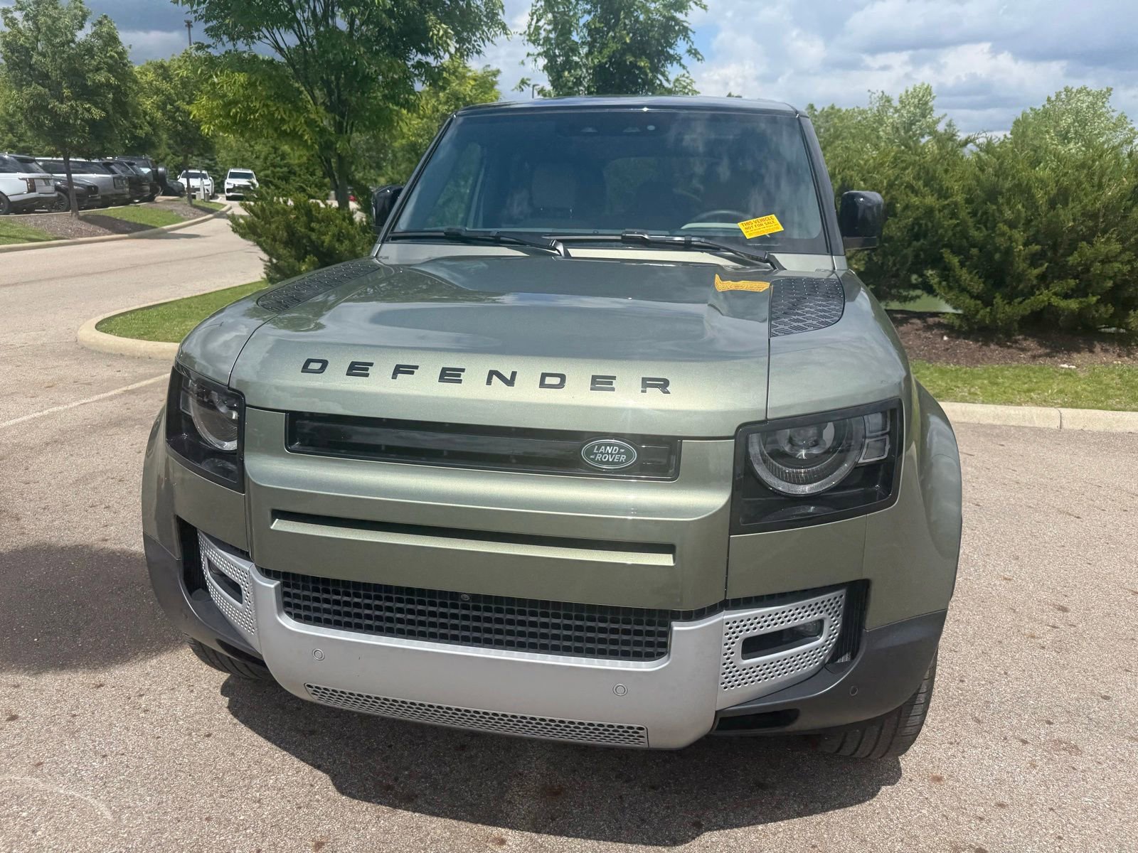 Used 2023 Land Rover Defender 110 SE AWD/4WD image 2
