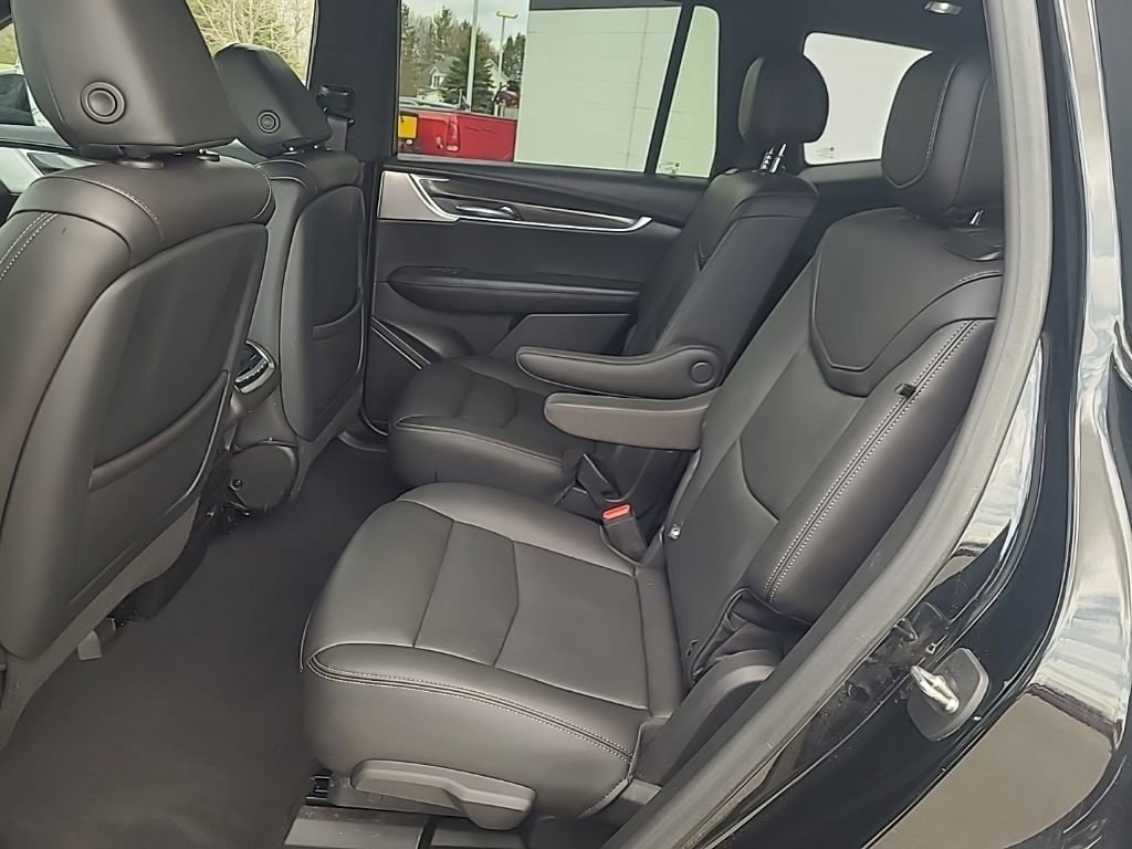 Used 2022 Cadillac XT6 Sport w/ Technology Package AWD/4WD image 20