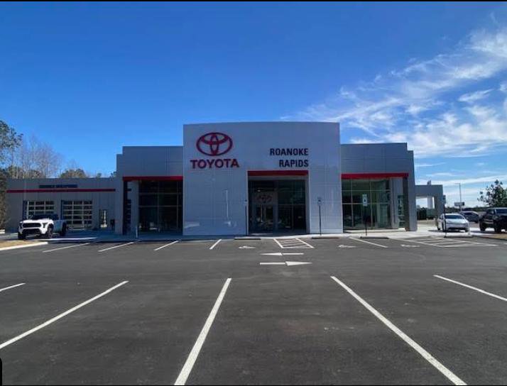 Used 2025 Toyota Camry SE w/ Convenience Package FWD image 4