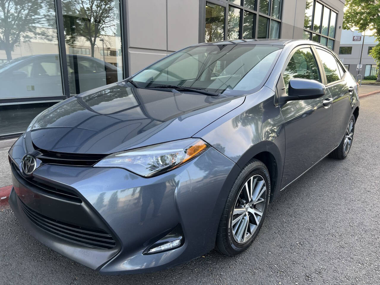 Used 2018 Toyota Corolla LE w/ LE Premium Package FWD image 1