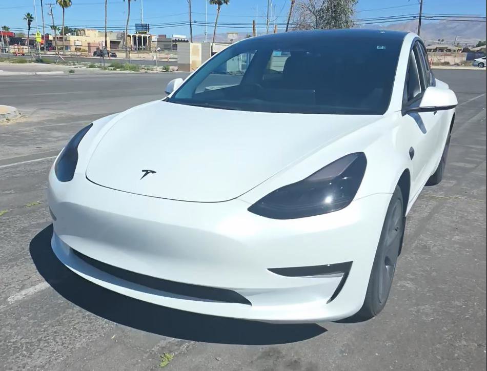 Used 2023 Tesla Model 3 Standard Range image 11