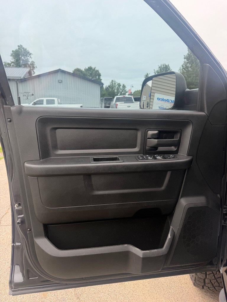 Used 2018 RAM 2500 Tradesman w/ Chrome Appearance Group AWD/4WD image 18
