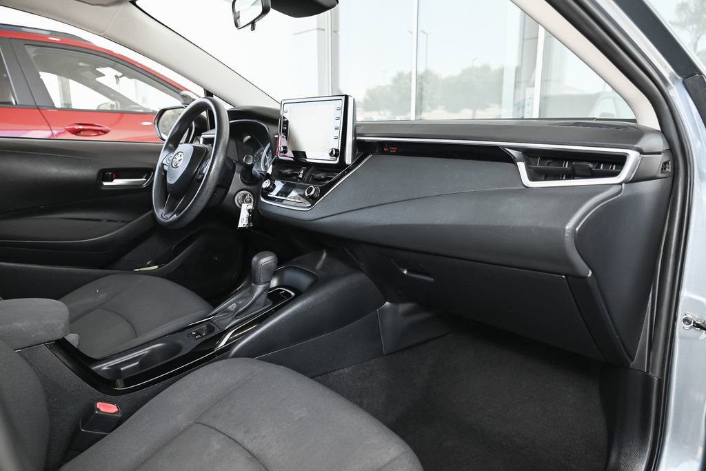 Used 2020 Toyota Corolla LE w/ Carpet Mat Package (TMS) FWD image 37