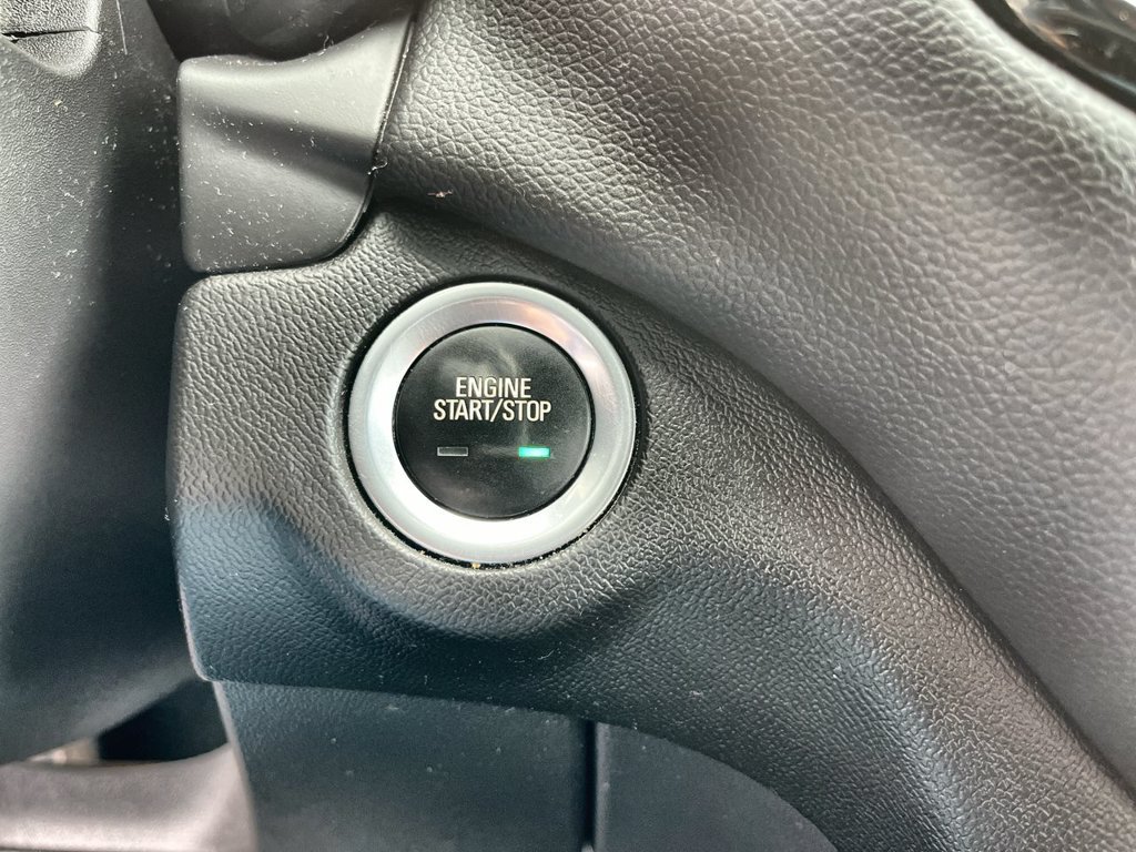 Used 2023 Chevrolet Equinox RS AWD/4WD image 16