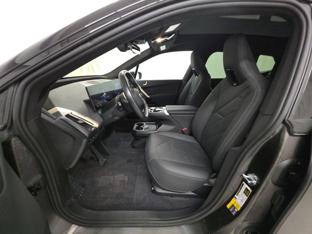 Used 2023 BMW iX xDrive50 w/ Convenience Package AWD/4WD image 3
