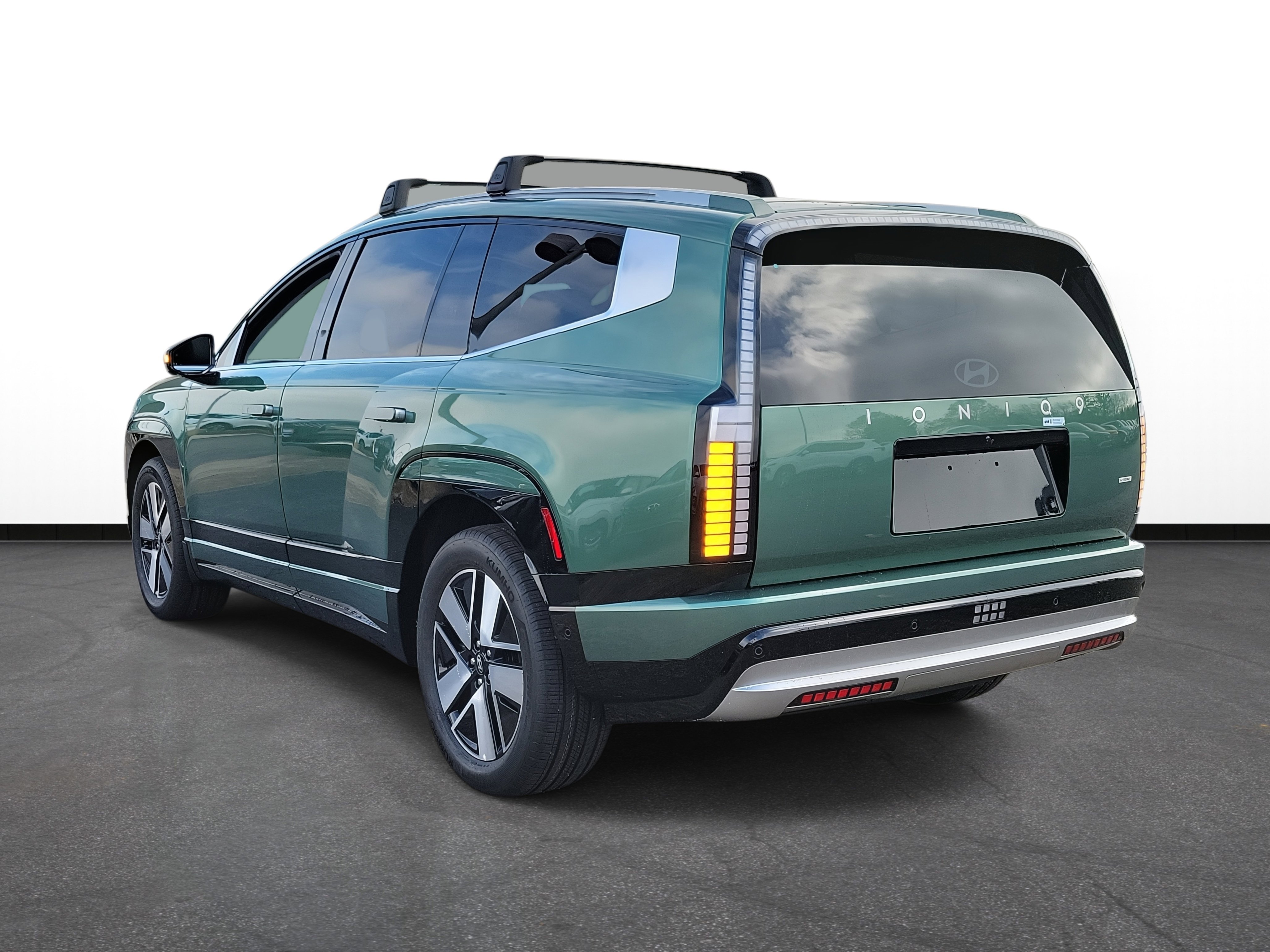 New 2026 Hyundai Ioniq 9 SEL image 3