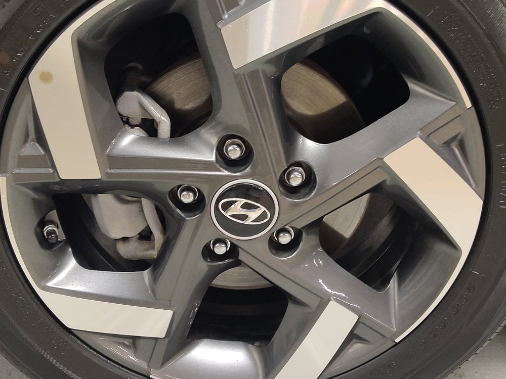 Used 2025 Hyundai Venue SEL FWD image 31