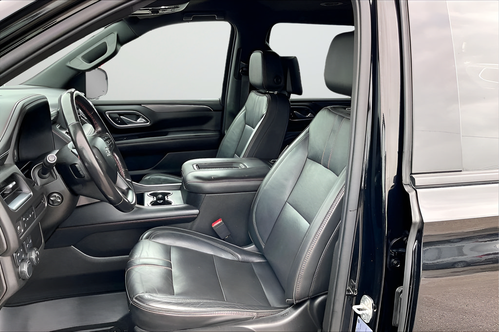Used 2021 Chevrolet Suburban RST w/ Luxury Package AWD/4WD image 17