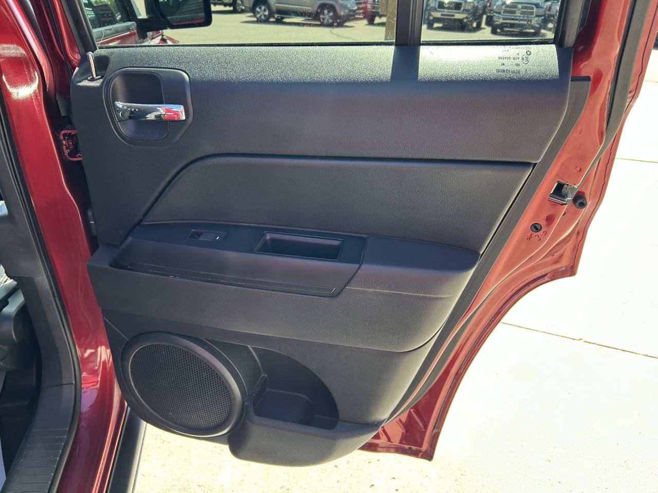 Used 2017 Jeep Patriot 4WD image 17