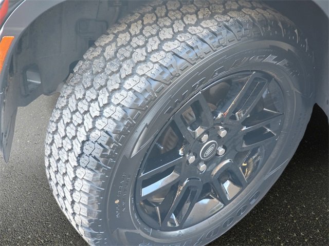 Used 2025 Land Rover Defender 110 S image 33