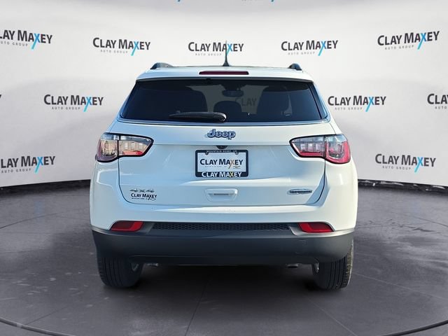Used 2024 Jeep Compass Latitude AWD/4WD image 4