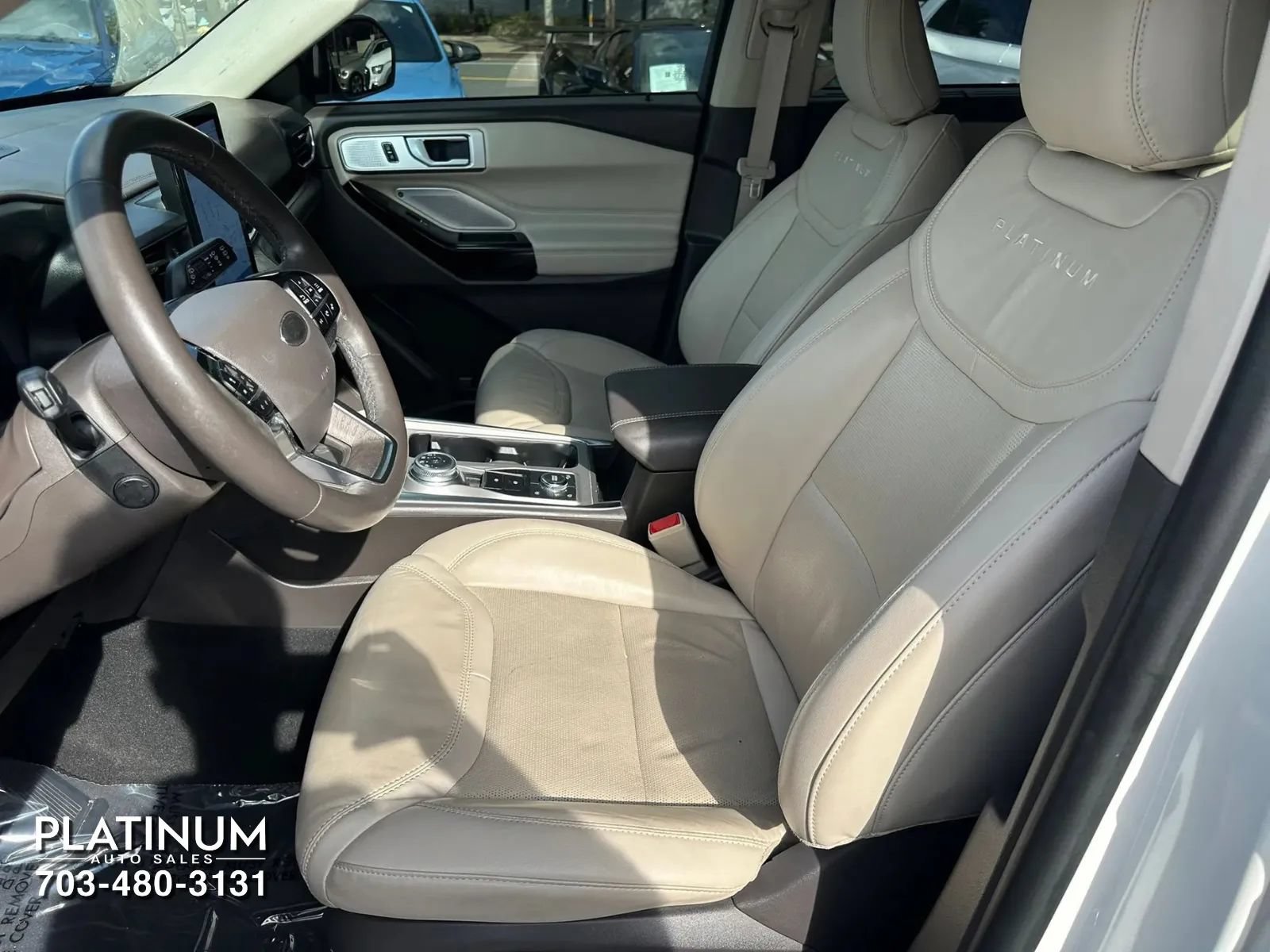 Used 2023 Ford Explorer Platinum w/ Technology Package AWD/4WD image 14