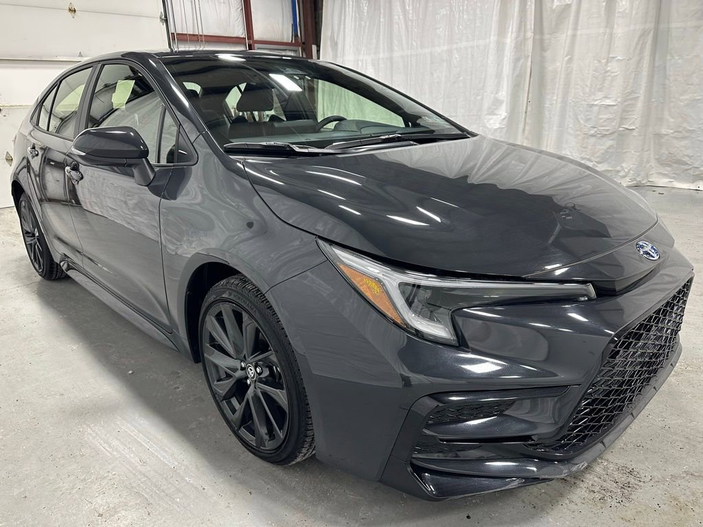 Used 2025 Toyota Corolla SE image 1