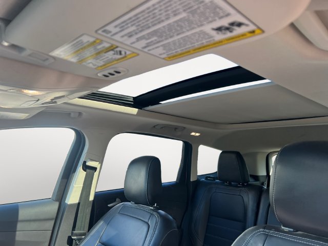 Used 2018 Ford Escape Titanium w/ Ford Safe & Smart Package AWD/4WD image 12
