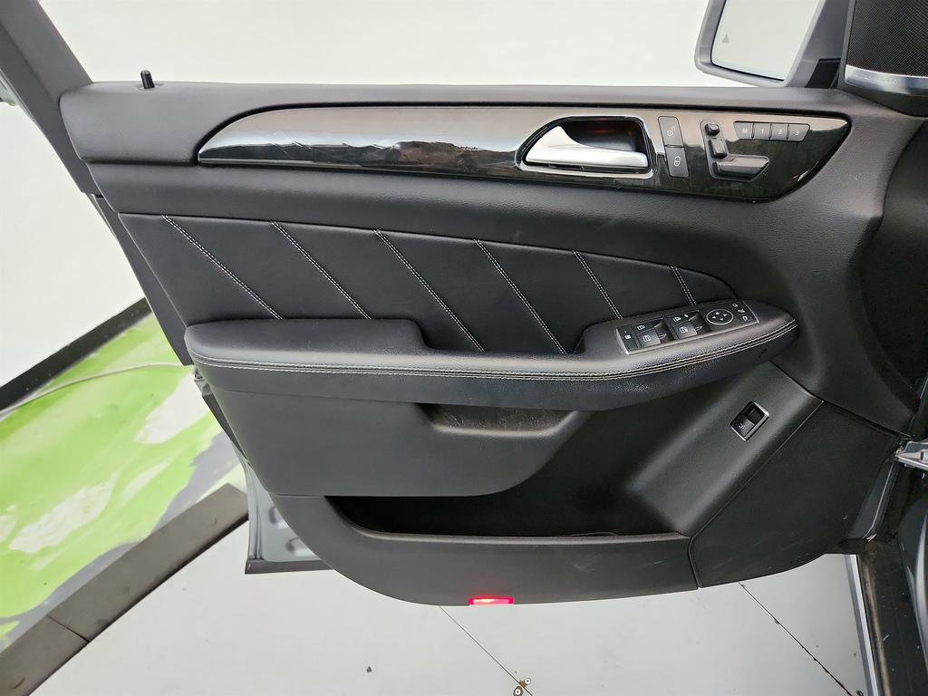 Used 2016 Mercedes-Benz GL 450 4MATIC image 24