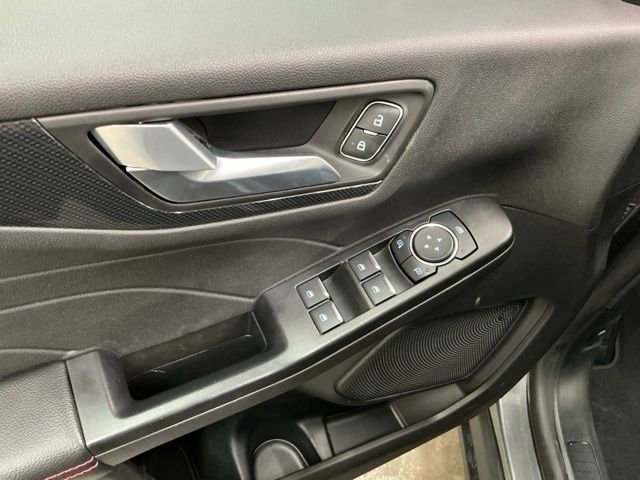 Used 2025 Ford Escape ST-Line w/ Equipment Group 301A image 15