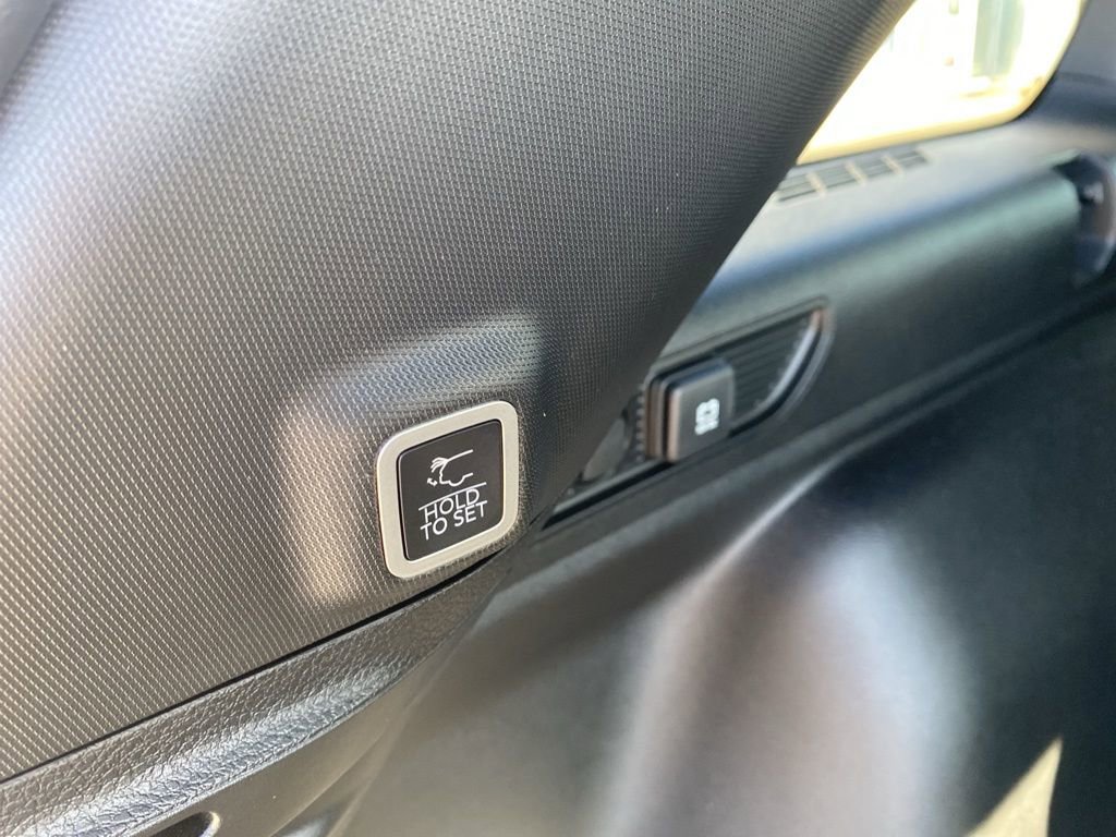 Certified 2023 Jeep Grand Cherokee Altitude image 14