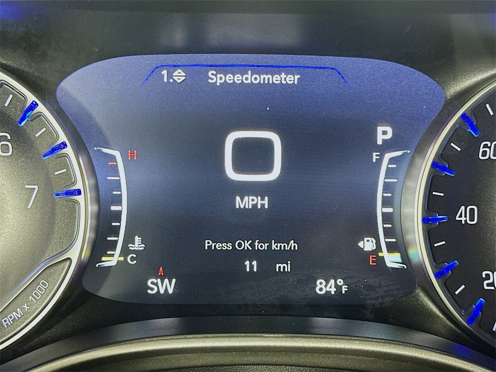 New 2025 Chrysler Pacifica Select w/ Uconnect Theater Family Group image 11