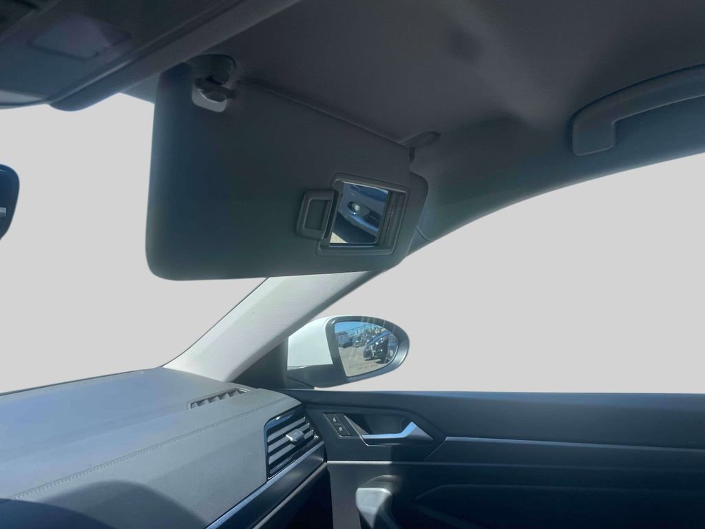 Used 2023 Volkswagen Jetta SE FWD image 32