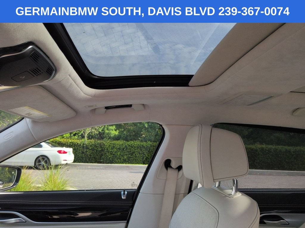 Used 2022 BMW ALPINA B7 xDrive AWD/4WD image 21