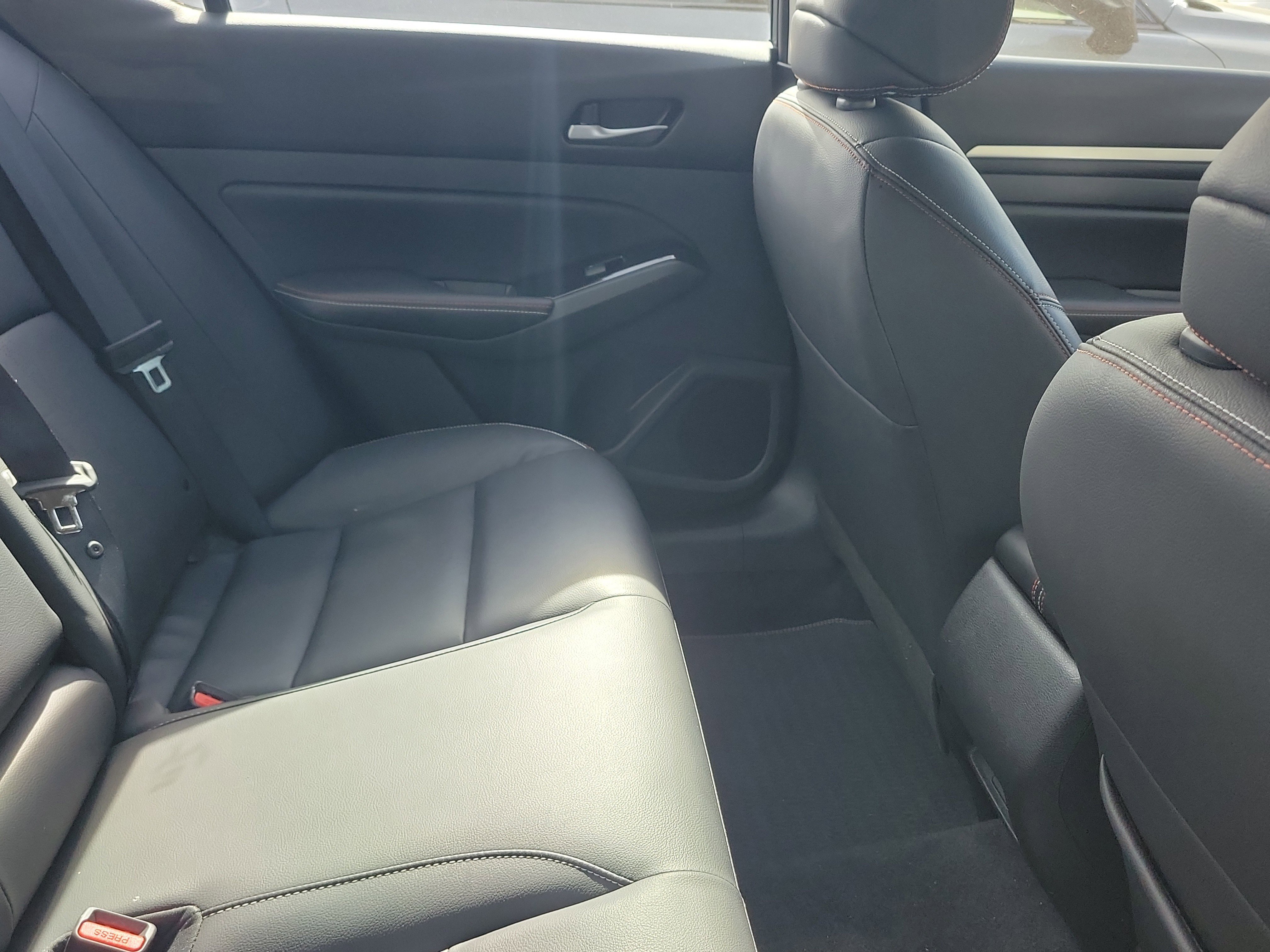 Used 2024 Nissan Altima 2.5 SR w/ SR Premium Package image 10