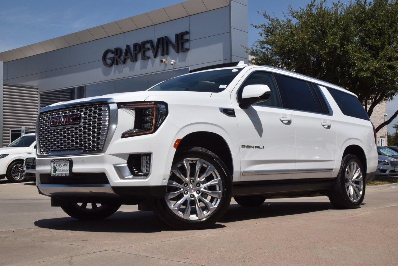 Used 2024 GMC Yukon XL Denali w/ Advanced Technology Package AWD/4WD image 2