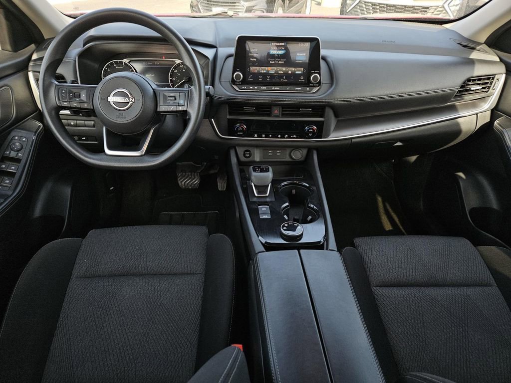 Used 2024 Nissan Rogue SV image 11