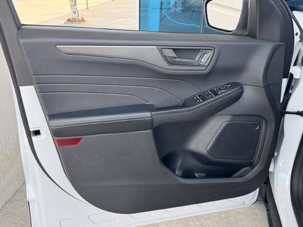 Used 2025 Ford Escape Active FWD image 18