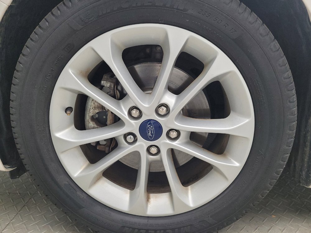 Used 2020 Ford Fusion SE FWD image 31