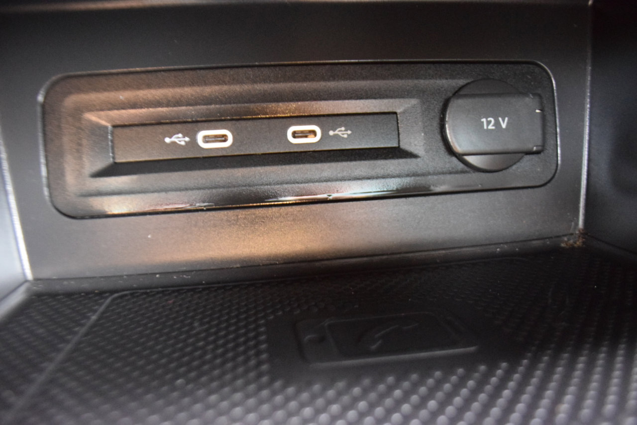 Used 2023 Volkswagen Atlas Cross Sport SEL image 21