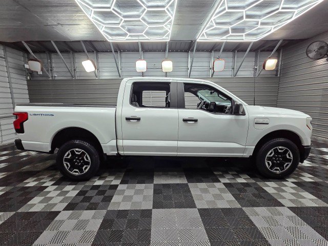 Used 2023 Ford F150 Lightning Pro AWD/4WD image 9