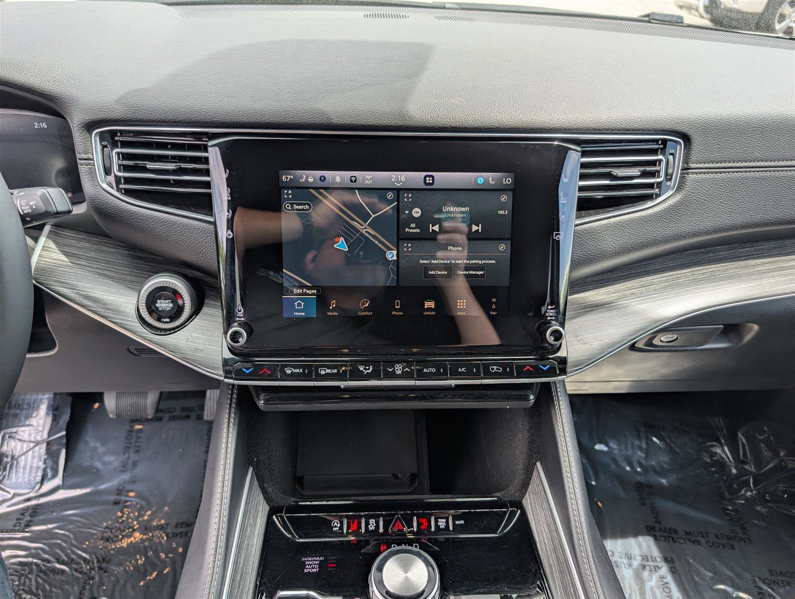 Used 2024 Jeep Wagoneer L Series II w/ Flexible Seating Group image 18