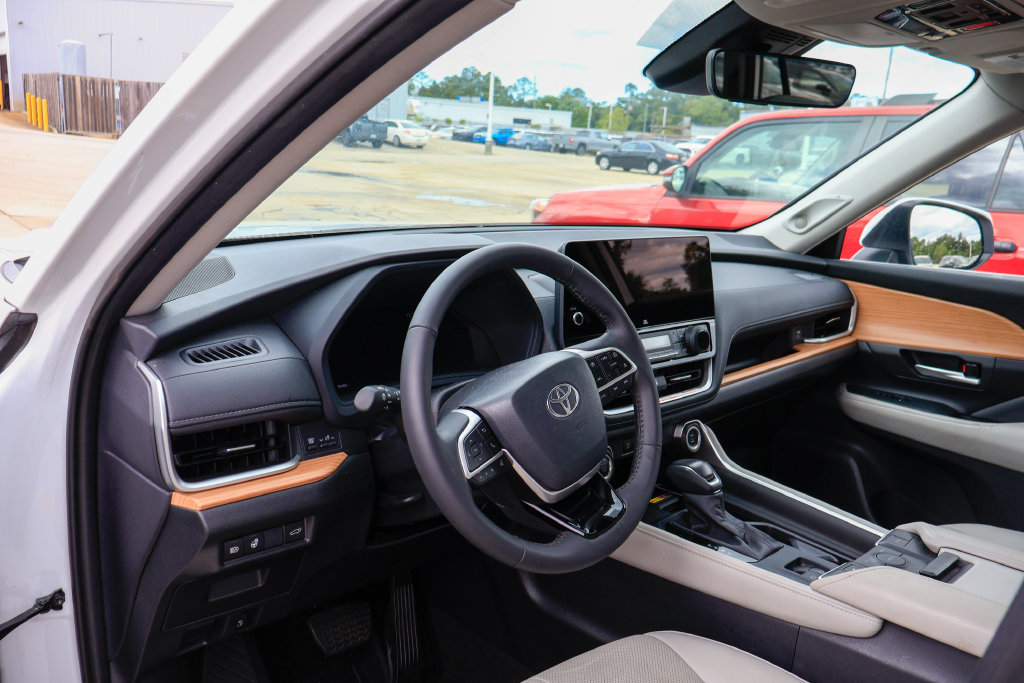 Used 2026 Toyota Grand Highlander FWD image 9