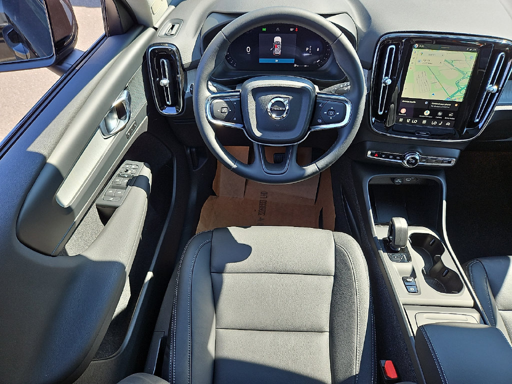 New 2026 Volvo XC40 B5 Core w/ Climate Package AWD/4WD image 10