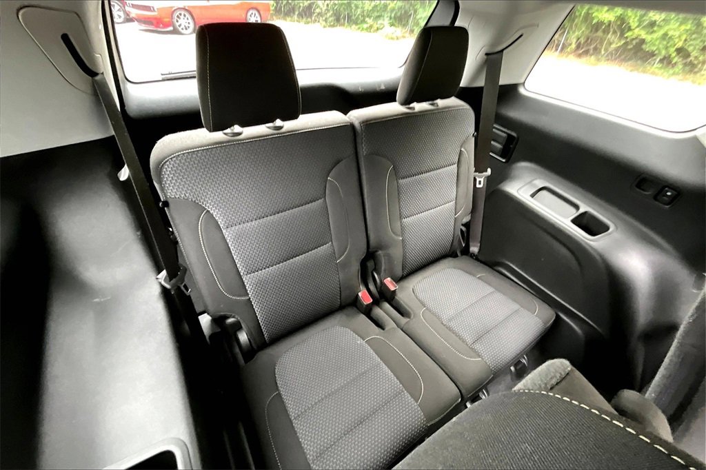 Certified 2023 GMC Acadia SLE w/ Driver Convenience Package image 29