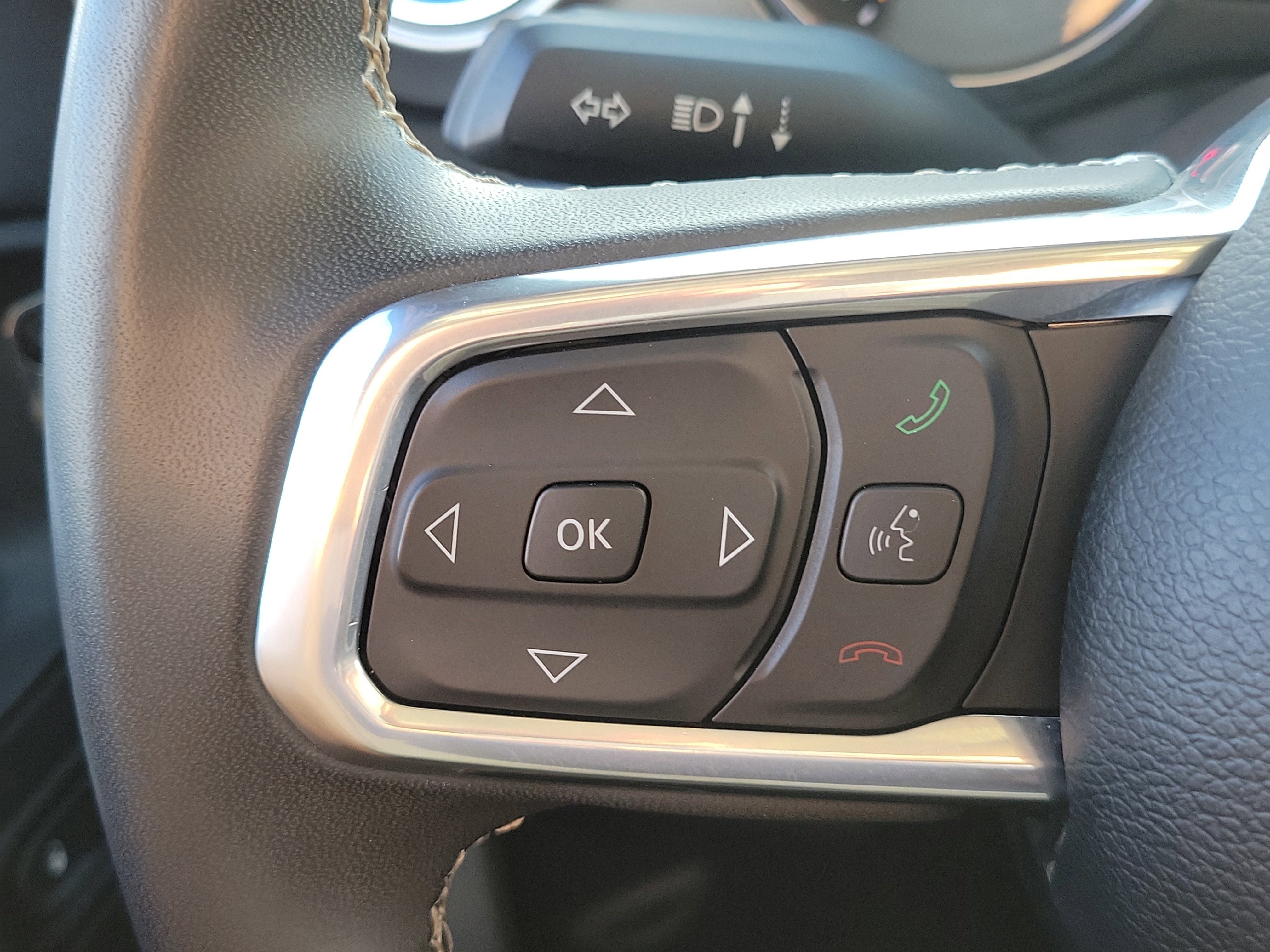 Used 2023 Jeep Wrangler Sahara image 27