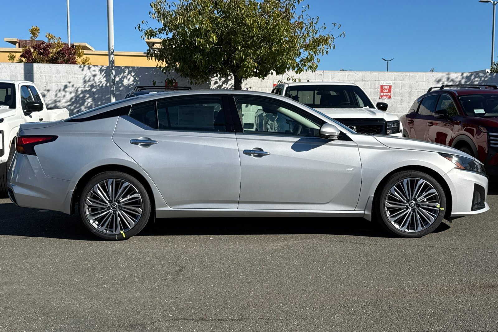 New 2025 Nissan Altima 2.5 SL image 3