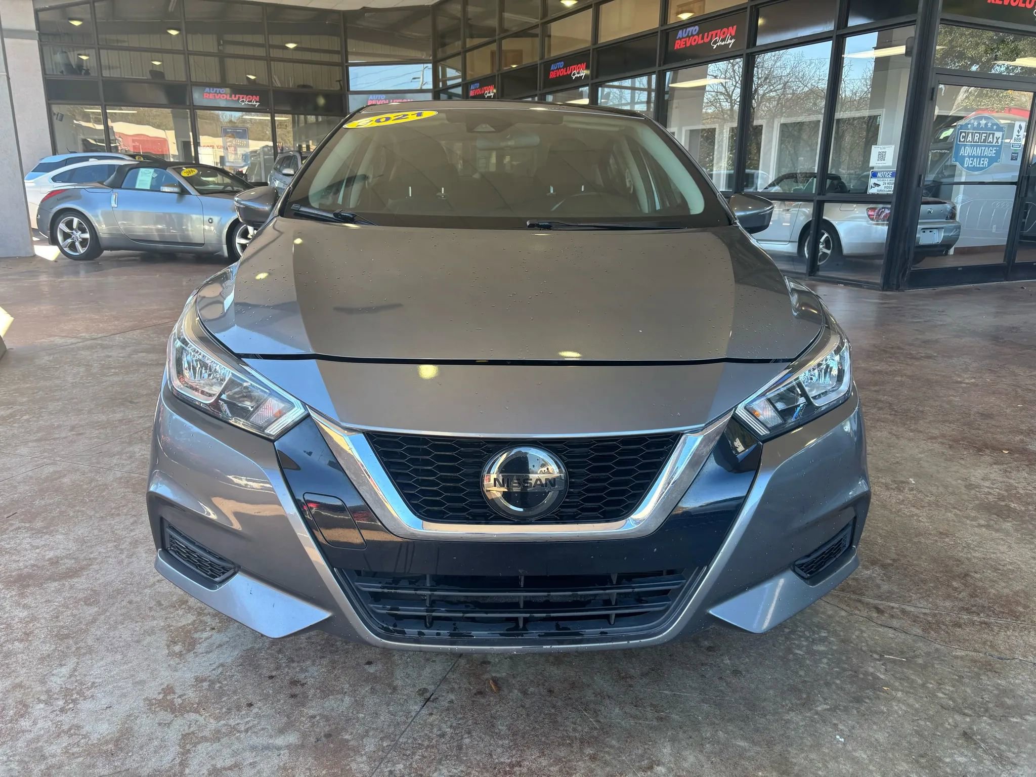 Used 2021 Nissan Versa SV image 2