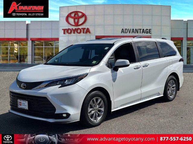Certified 2026 Toyota Sienna XLE AWD/4WD image 4