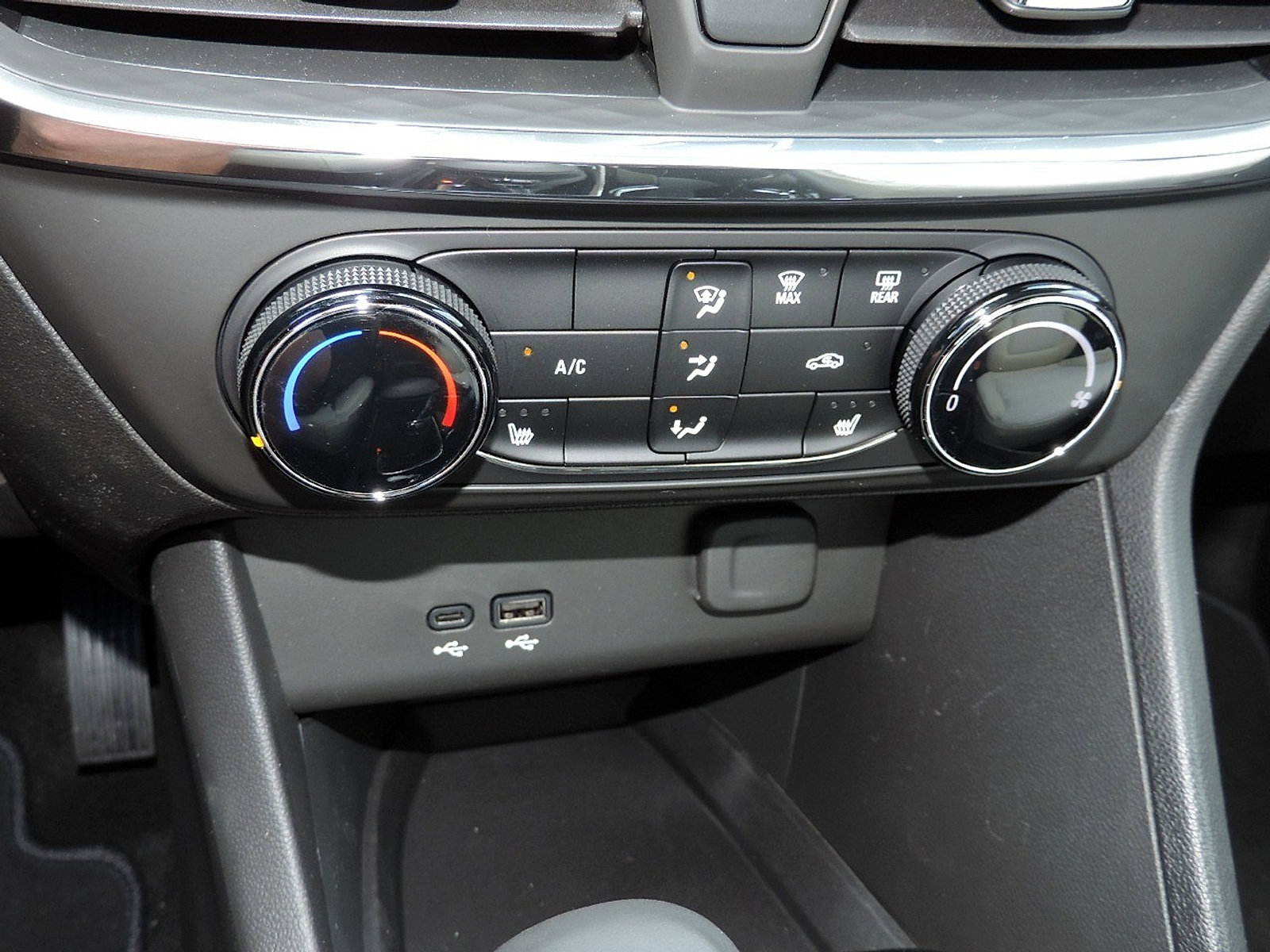 New 2026 Buick Encore GX Preferred w/ Comfort Package FWD image 17