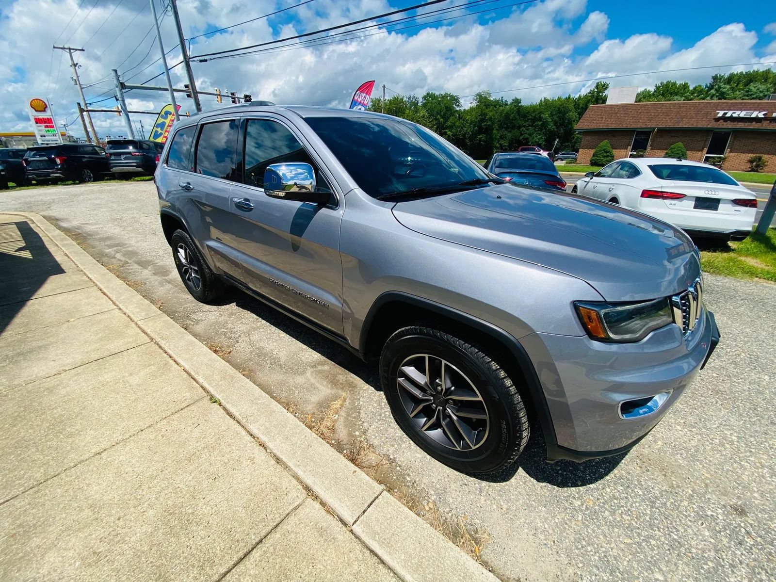 Used 2021 Jeep Grand Cherokee Limited w/ Sun & Sound Group AWD/4WD image 5