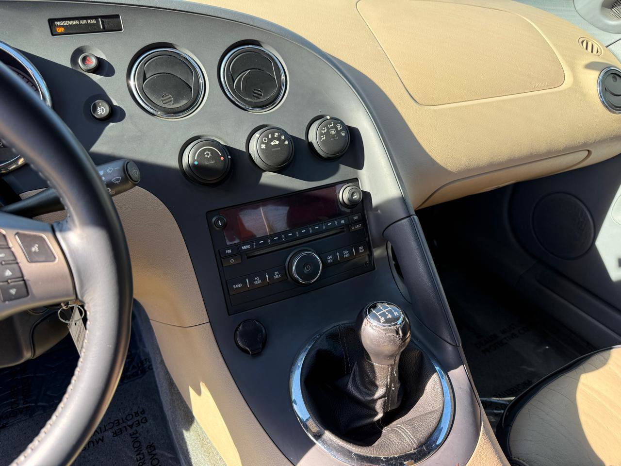 Used 2006 Pontiac Solstice Convertible w/ Premium Package RWD image 15
