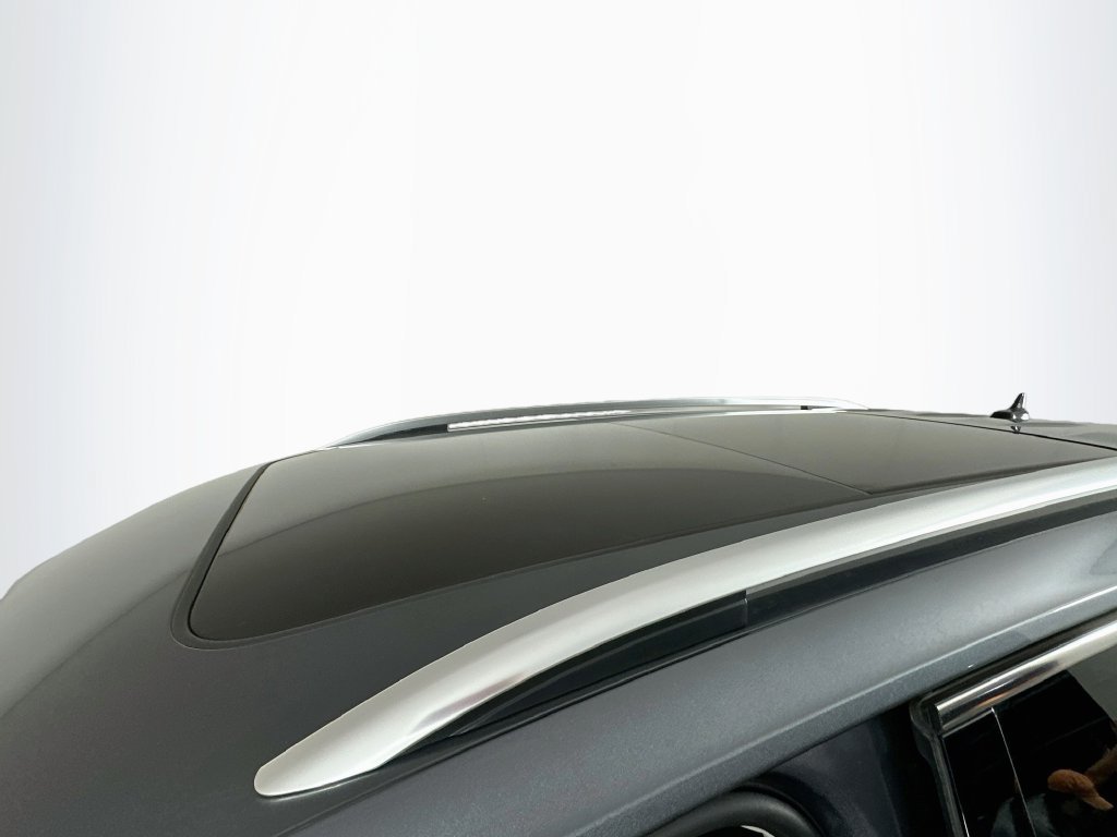 Used 2023 Volkswagen Tiguan SE w/ Panoramic Sunroof Package FWD image 29