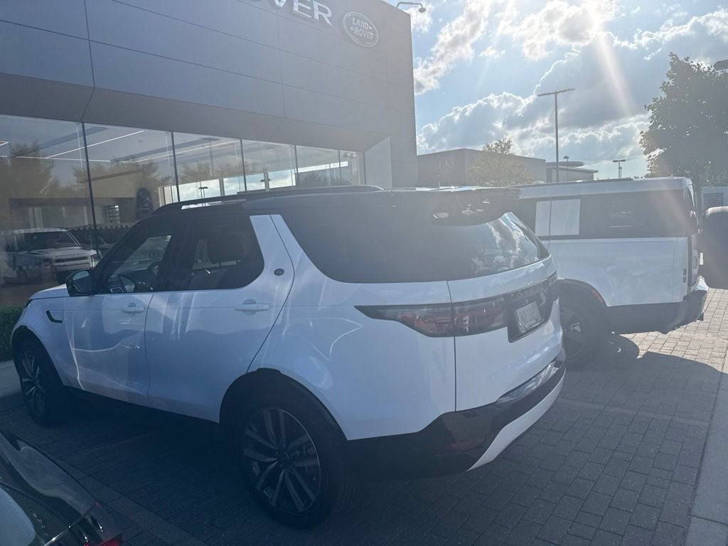 Certified 2023 Land Rover Discovery S R-Dynamic AWD/4WD image 7