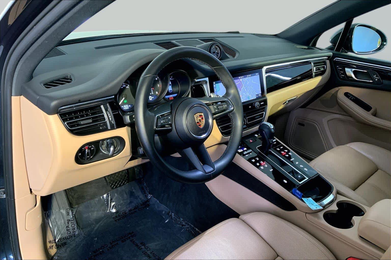 Used 2024 Porsche Macan AWD/4WD image 18