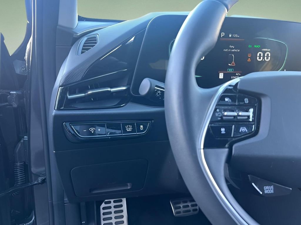 Used 2023 Kia Niro EX Touring image 11