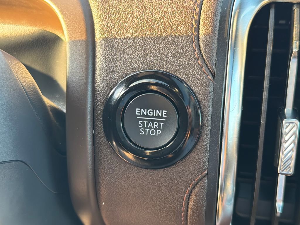 Used 2025 Ford Expedition King Ranch image 32