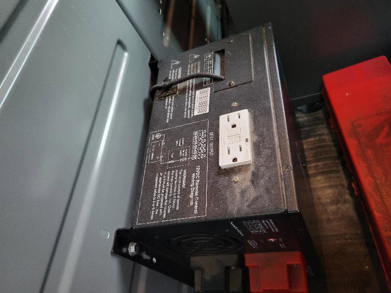 Used 2014 Chevrolet Express 2500 image 17