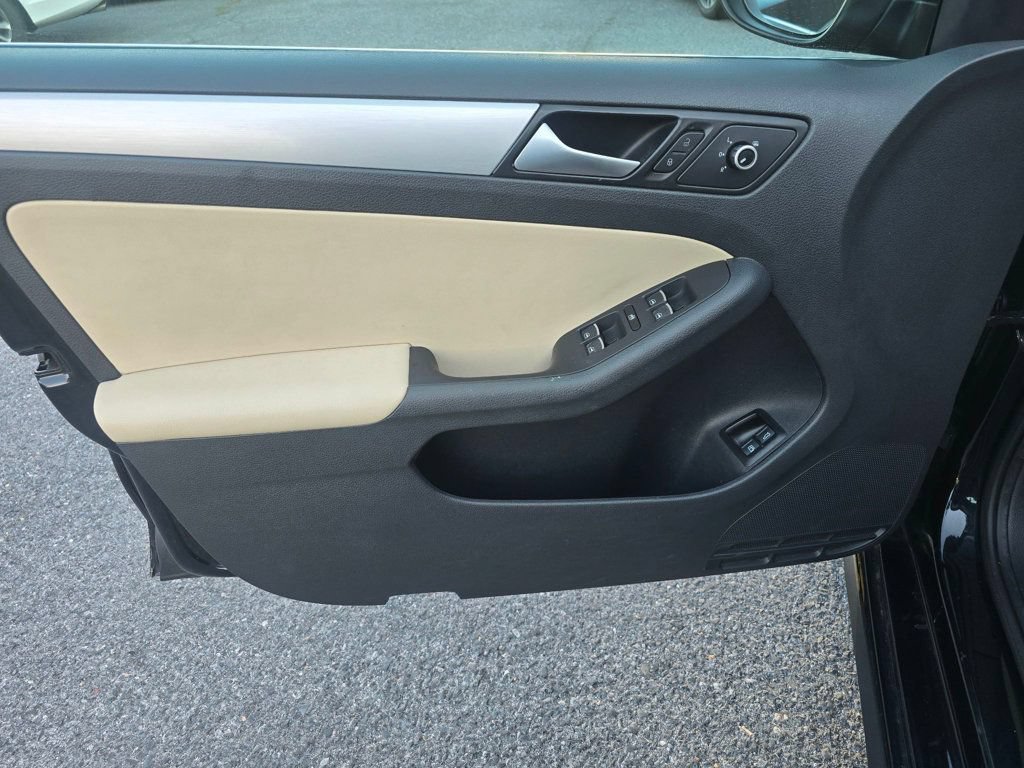 Used 2014 Volkswagen Jetta SE FWD image 10