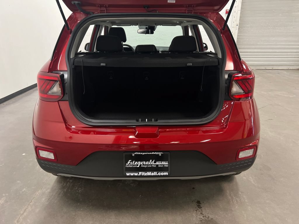 Used 2025 Hyundai Venue SEL FWD image 24